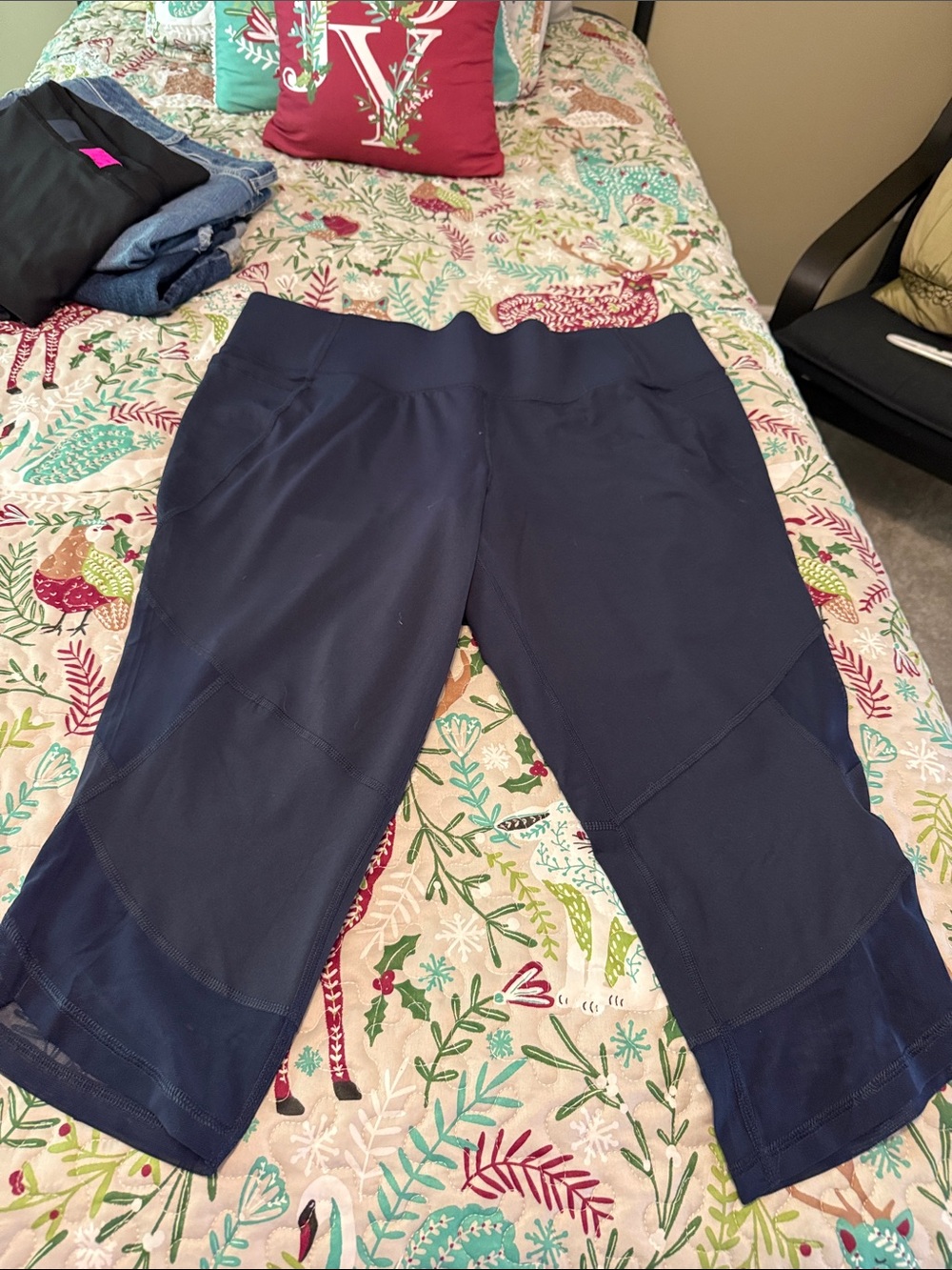 Women's Navy Active Crop Pants
